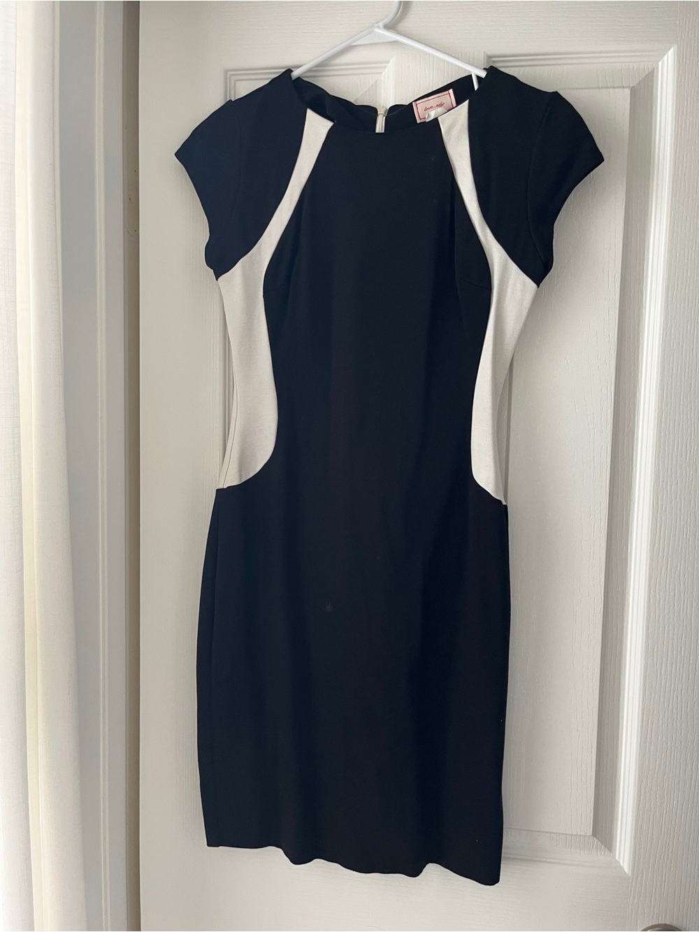 love...ady Black and White Cap-Sleeve Mini Sheath Dress